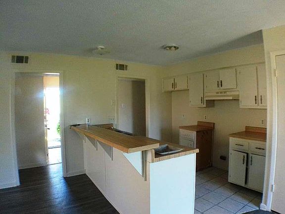 4th image of 1107 We Catt St