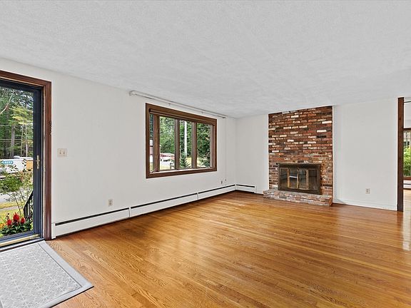 5th image of 22 Hillview Rd