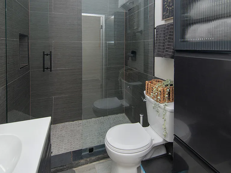 455 E Side Ave — Photo 32