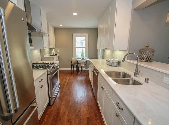 5th image of 6109 N Shoreland Ave