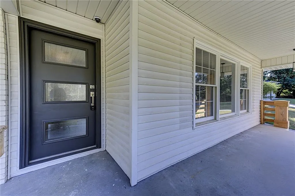 3 bed, 2.5 bath, 2128 sqft, $2,975 — Photo 4