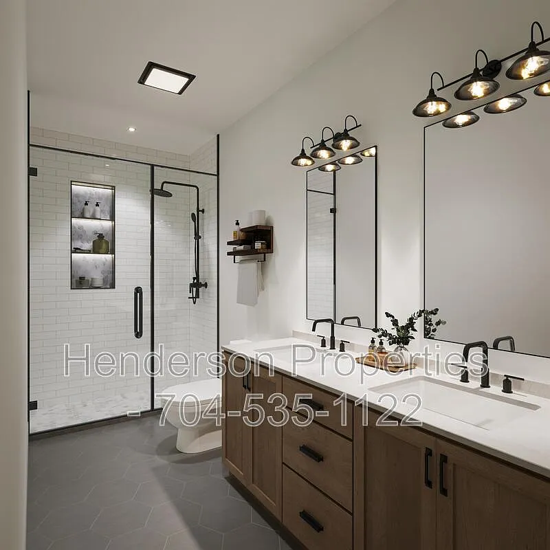 1110 Magnolia St — Photo 4