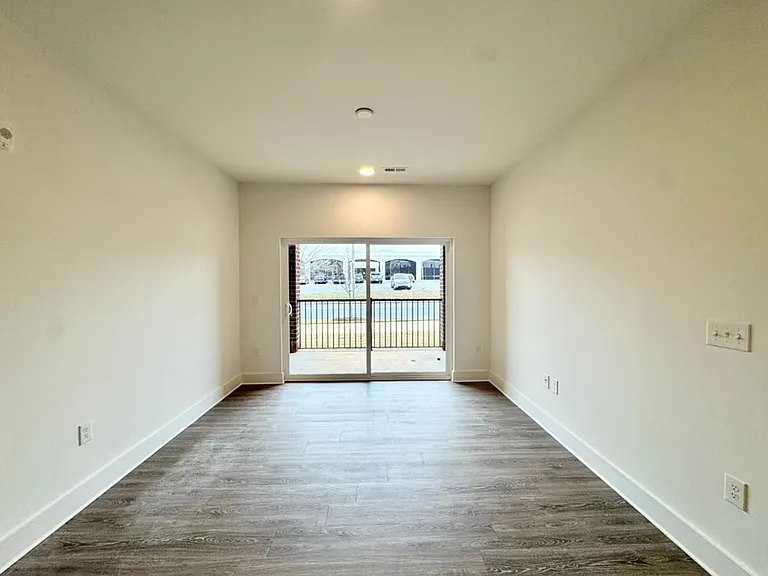 Brixton Apartments — Photo 97