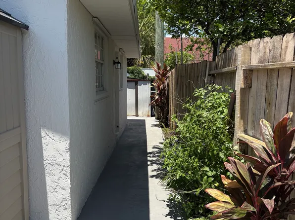 6753 SW 39th Ter #1, Miami, FL 33155