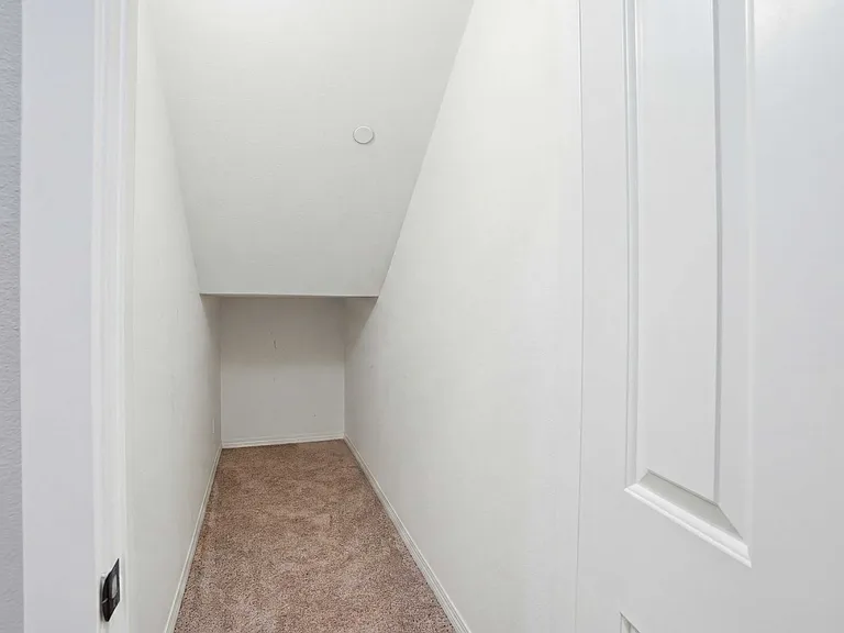 24545 Rosette Ln — Photo 5