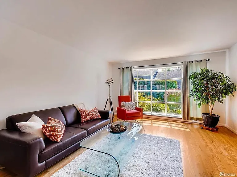 1420 Bellevue Way SE #4 — Photo 11