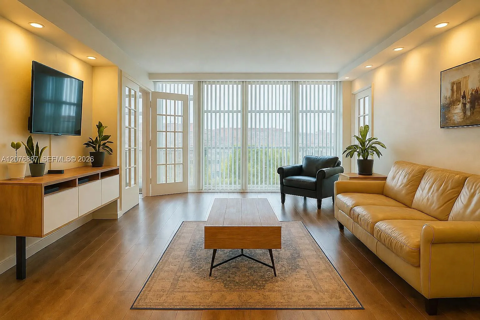 Desoto Park North Condo — Photo 1