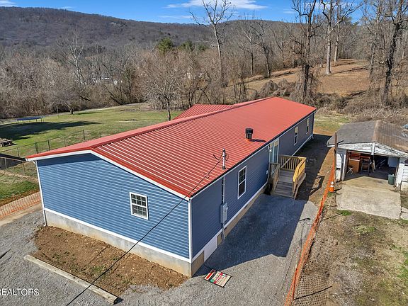 4th image of 409 N Lenoir Ave