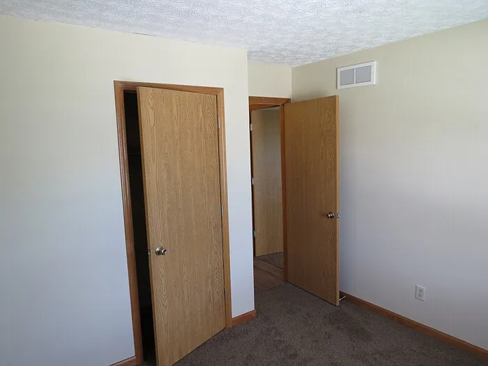 2711 Millrace Dr — Photo 15