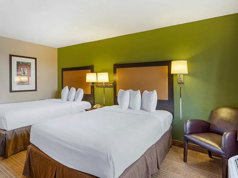 Studio Suite - 2 Full Beds