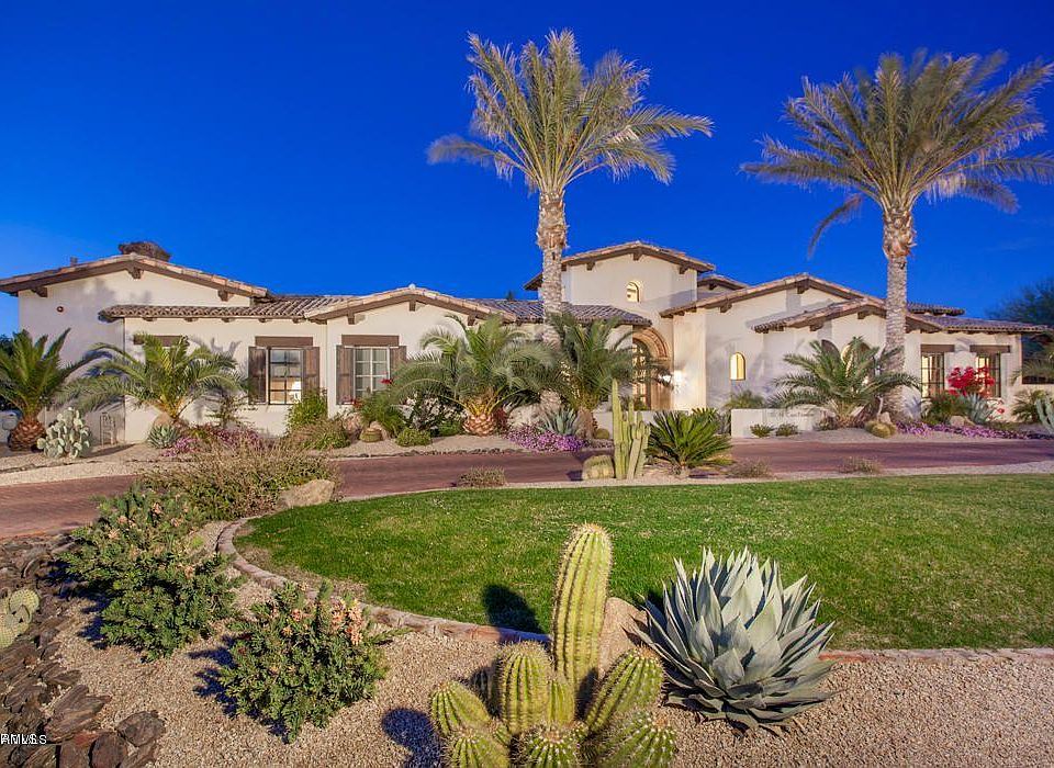 Casa Blanca is the Luxury you expect in your Paradise Valley Vacation Rental