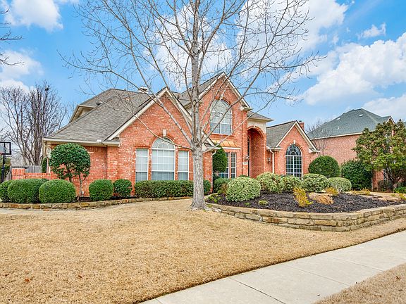 3rd image of 304 Waterford Ct