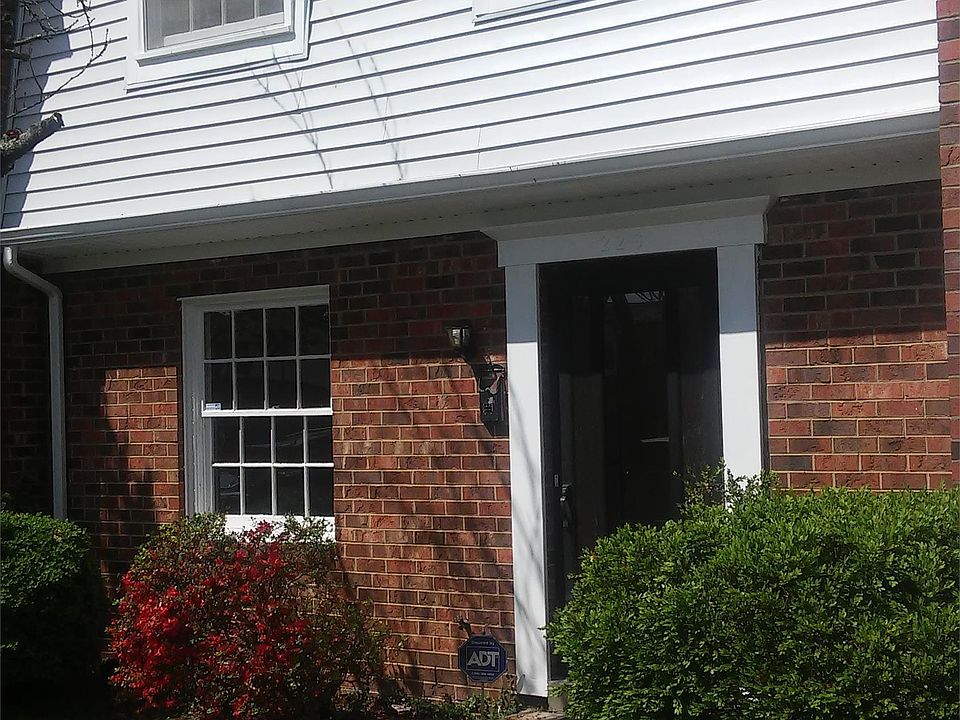 1st image of 226 Knightsmanor Ct