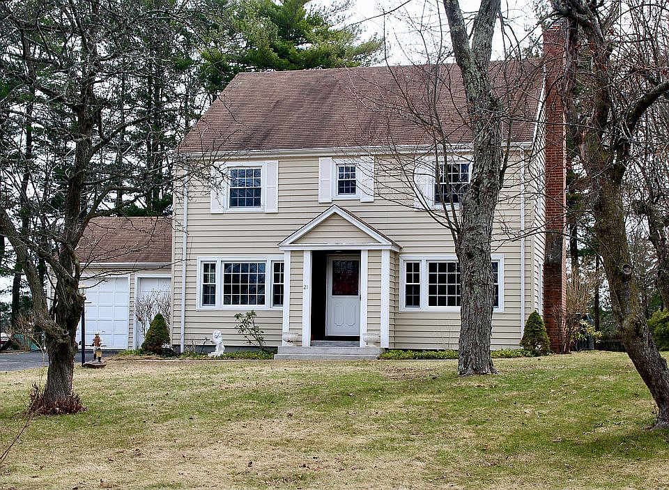 Welcome to 21 Farmstead Rd!