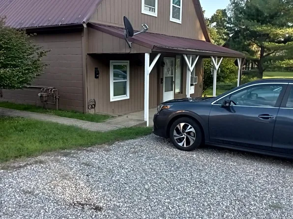 39 Pine St, Rio Grande, OH 45674