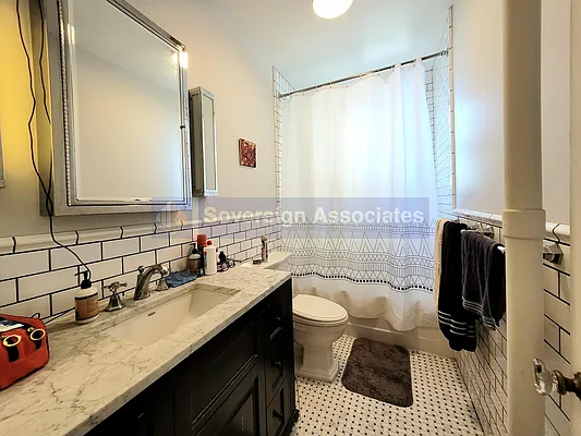 Rented by Sovereign Associates | media 7