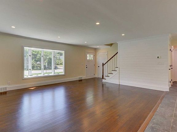 2nd image of 1428 Roanoke Ave