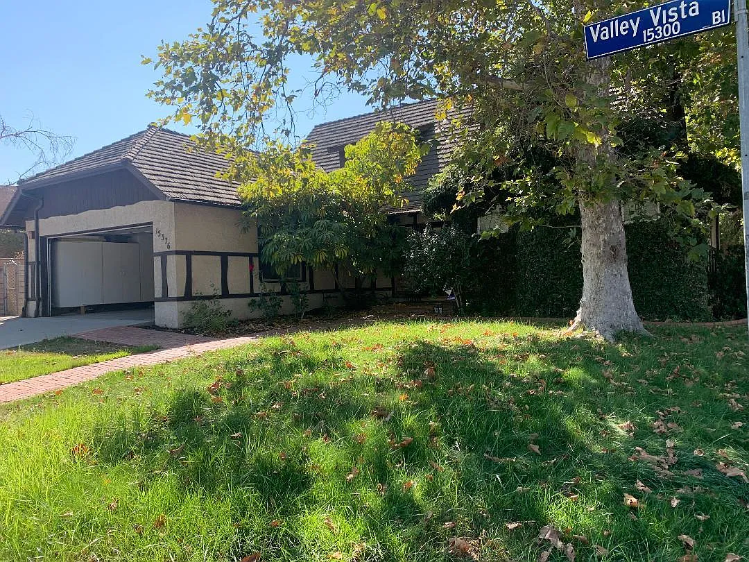 3 bed, 2233 sqft, $7,500 — Photo 3