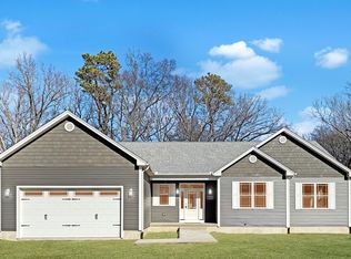 109 Crystal Brook Dr, Springfield, MA 01118