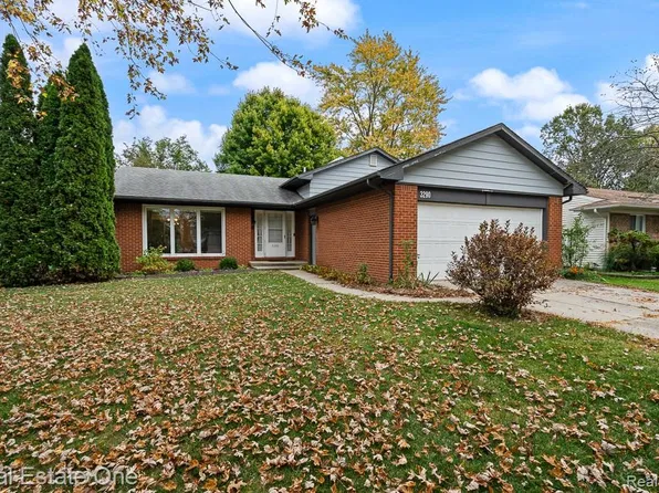 3290 Wolverine Dr, Troy, MI 48083