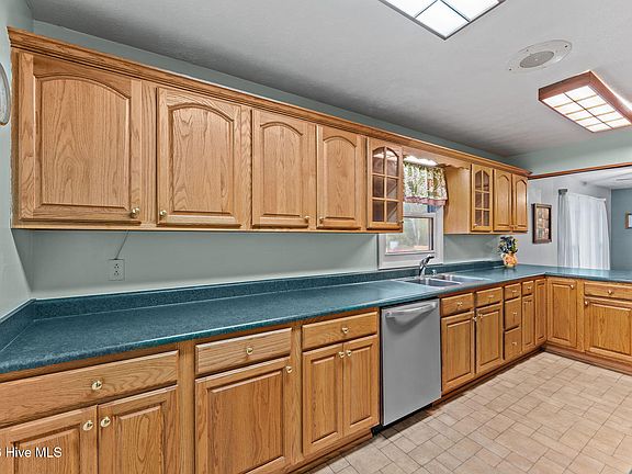 5th image of 1335 N Ridge Street