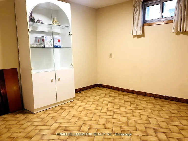 8 Plainfield Rd #BASEMENT — Photo 16
