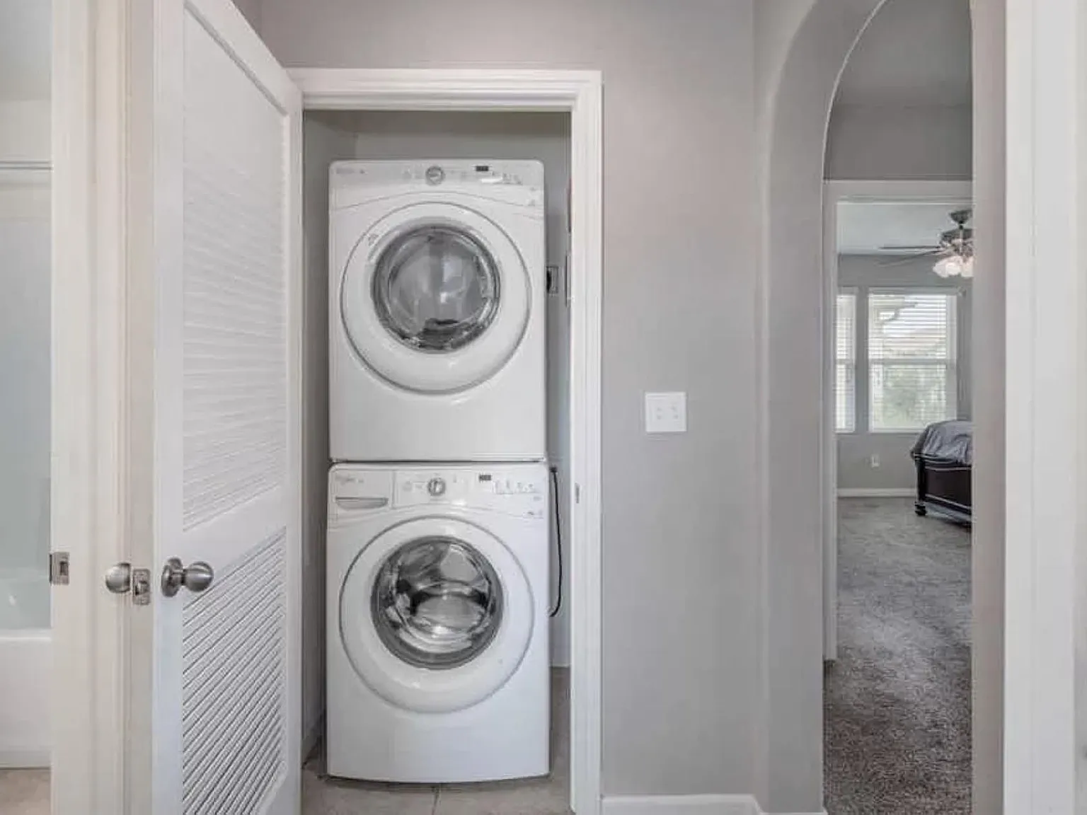 3 bed, 2.5 bath, 1413 sqft, $2,300 — Photo 2