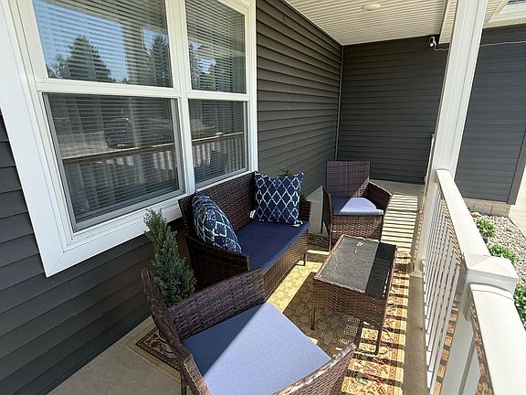 4th image of 2497 Joseph Dr