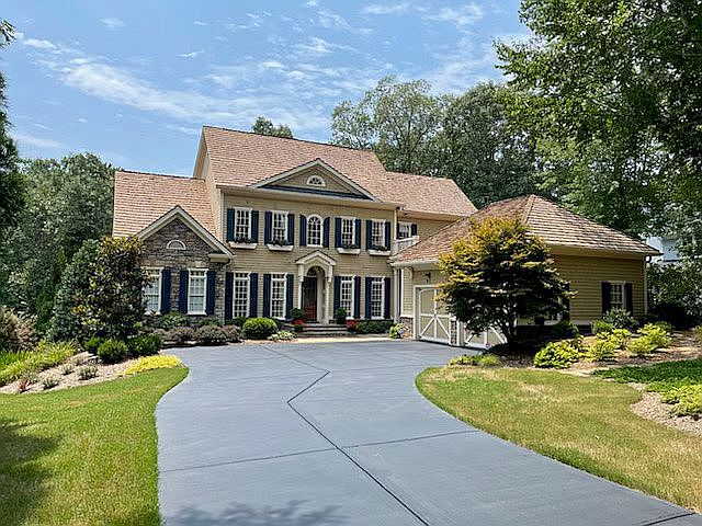 1st image of 632 Dogwood Way