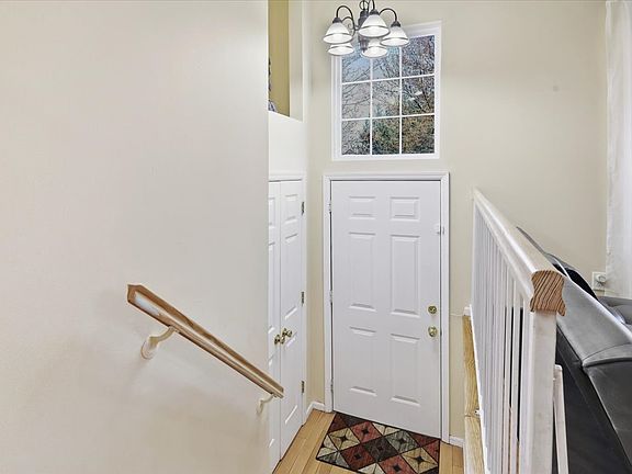 3rd image of 203 Tallwood Ln