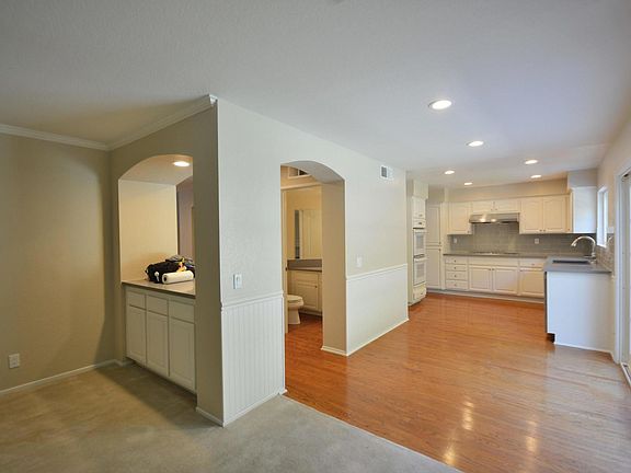 2nd image of 5055 Blackpool Ave