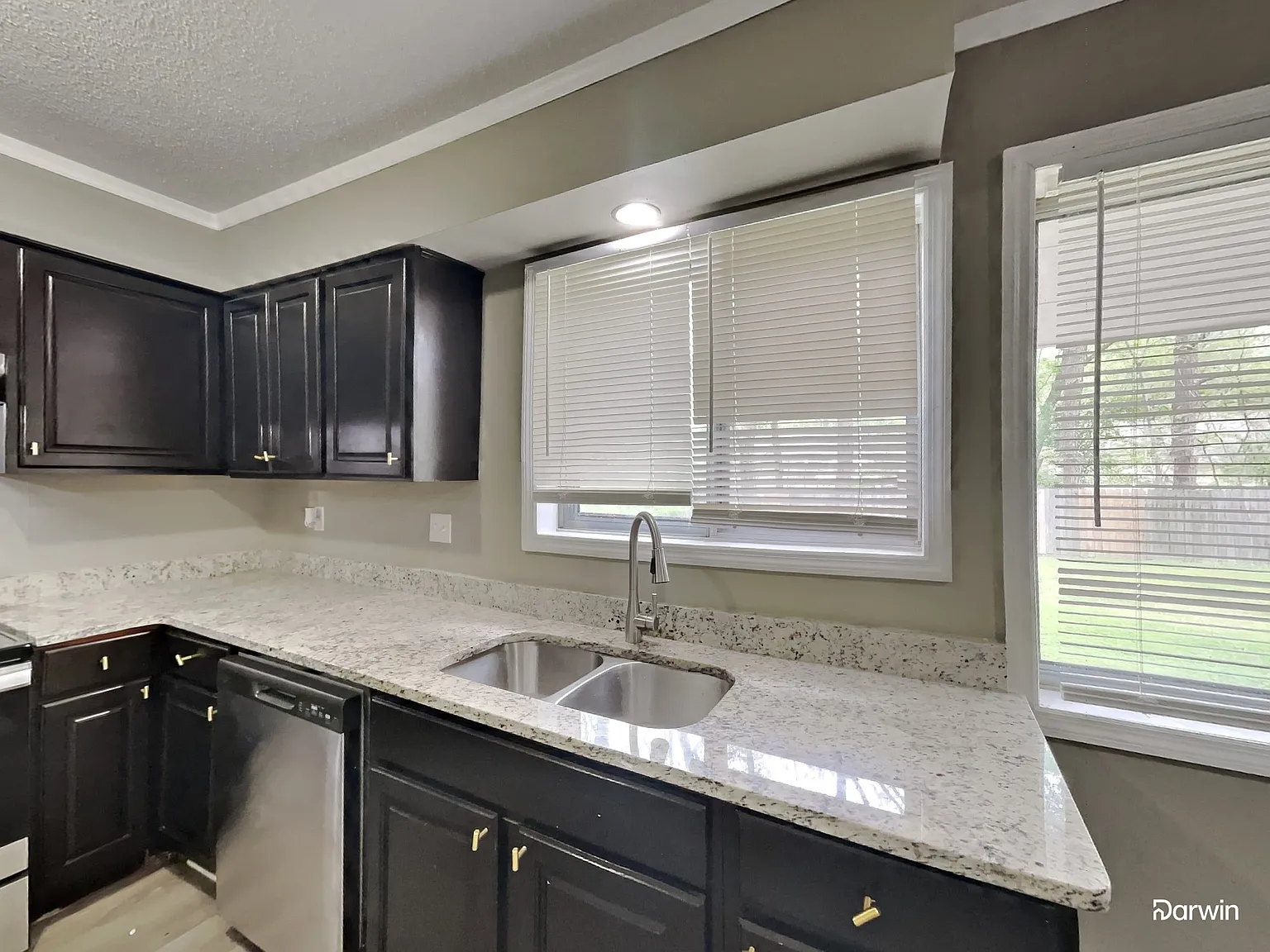 3 bed, 2.0 bath, 1524 sqft, $1,405 — Photo 4
