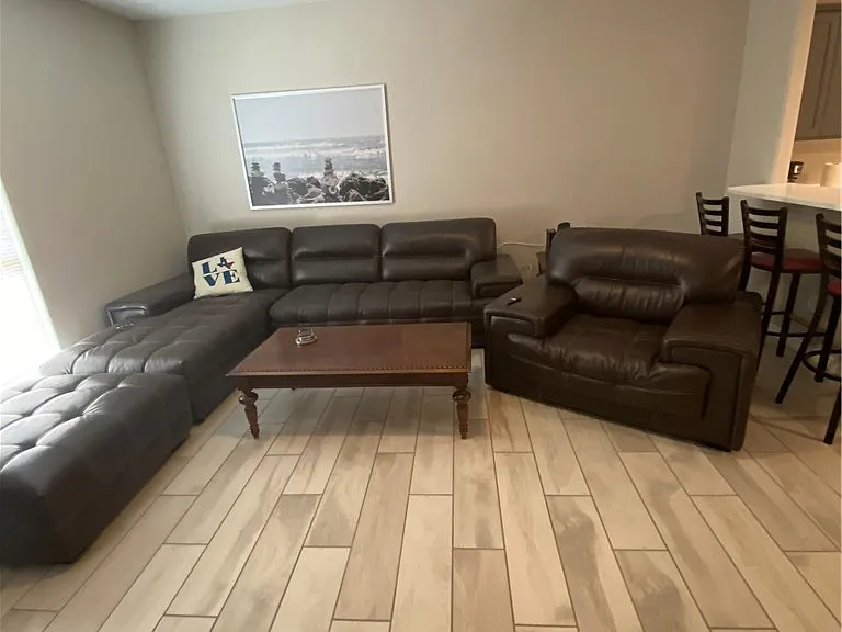 706 Military Dr — Photo 3