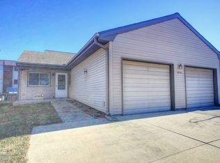 1808 Glenwood Oaks Ct #A, Urbana, IL 61801
