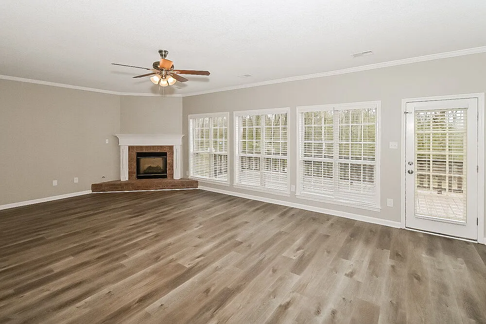 3 bed, 2.5 bath, 2180 sqft, $2,390 — Photo 4
