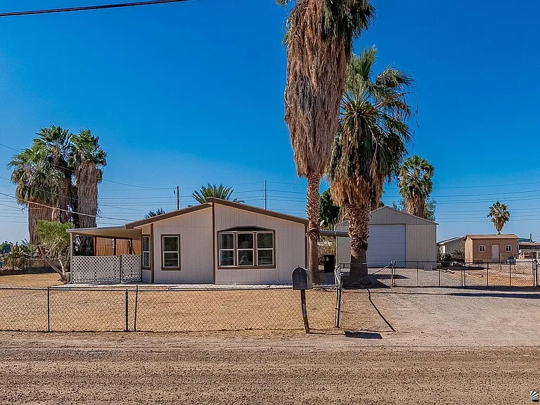 12546 S Cortez Ave — Photo 1