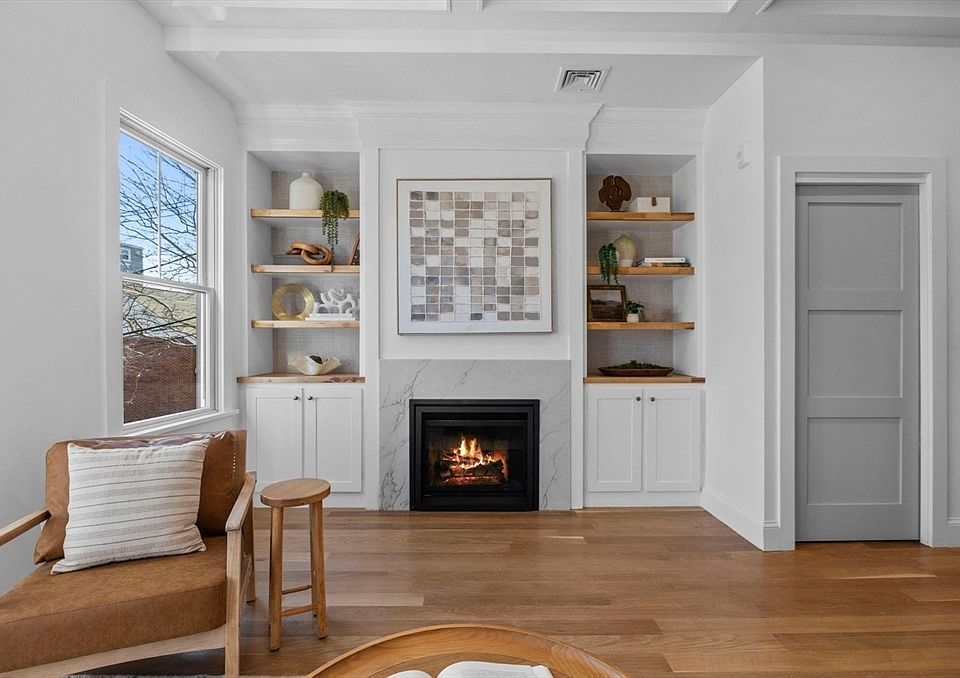 2nd image of 16 Lawrence St #3