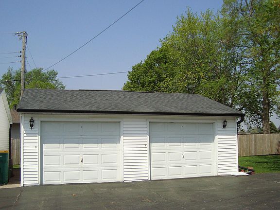 4th image of 1190 Sweetbriar Pl