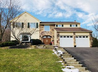 80 Colonial Dr, Newtown, PA 18940