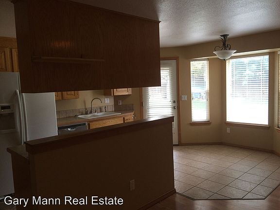 4th image of 113 E Belair Dr