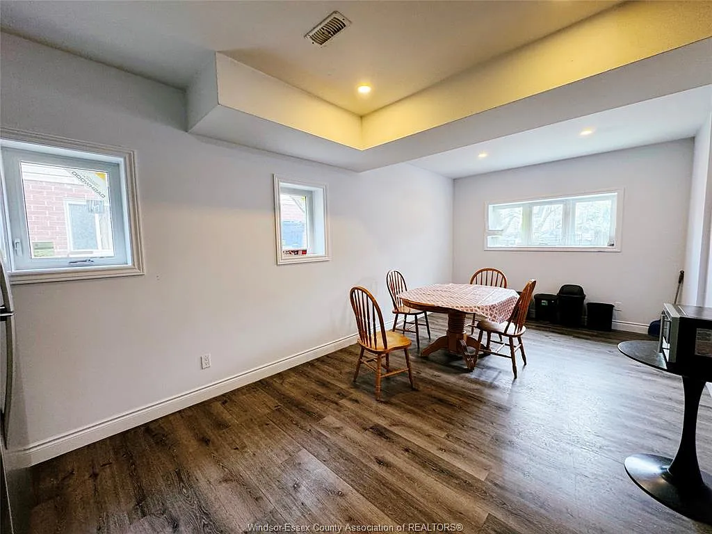 4 bed, $3,600 — Photo 4