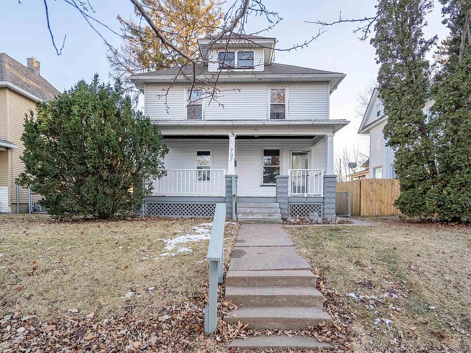1st image of 707 W 17th St