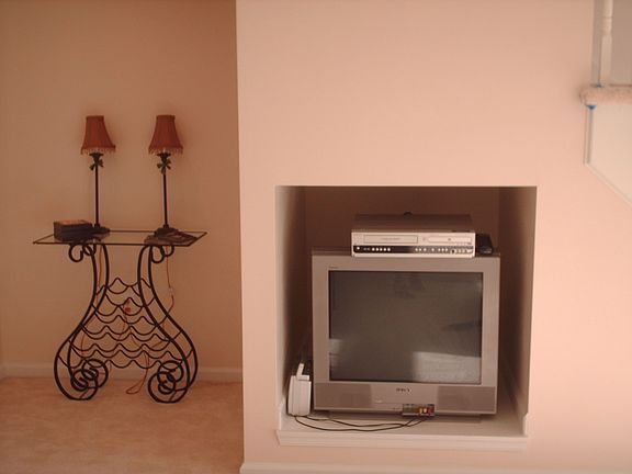 TV/Stereo/TV Equipment