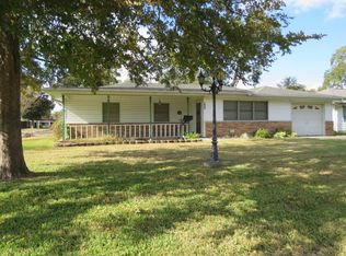 1444 Avenue E, Nederland, TX 77627