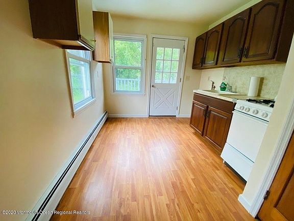 5th image of 17 Willow St