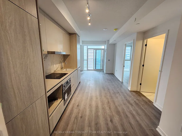 28 Interchange Way #1202 — Photo 3