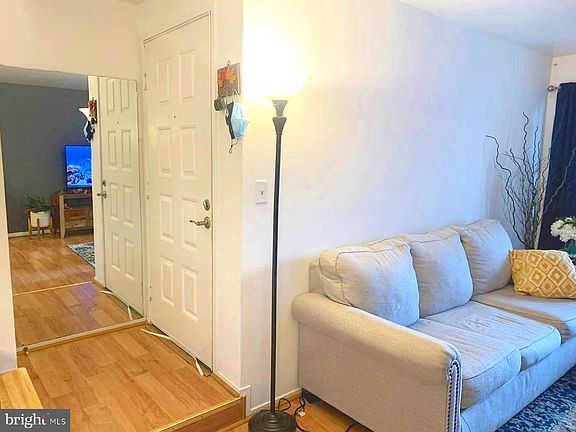 3rd image of 18230 Swiss Cir APT 1-9