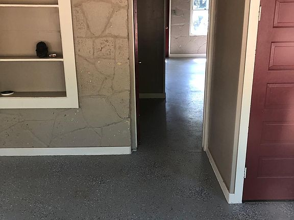 2nd image of 25221 Lakeview Dr