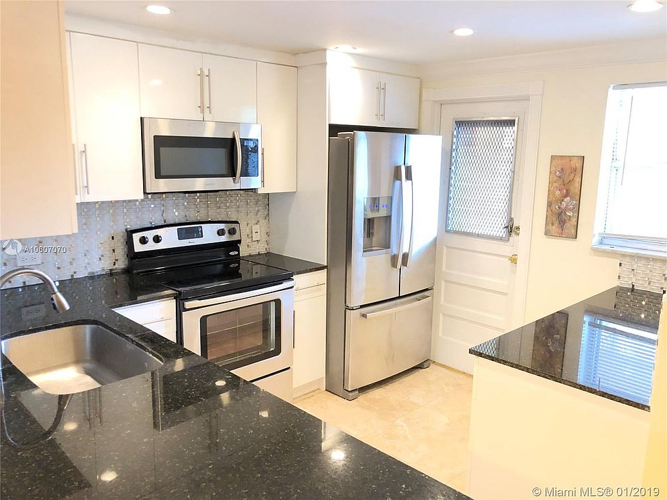 1st image of 443 NE 195th St APT 443