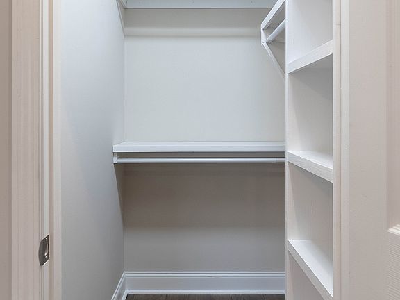 3rd image of 109 Vail Dr